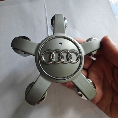 Ковпачки (заглушки) в диски Audi, срібний матовий 69\60мм 8R0 601165
